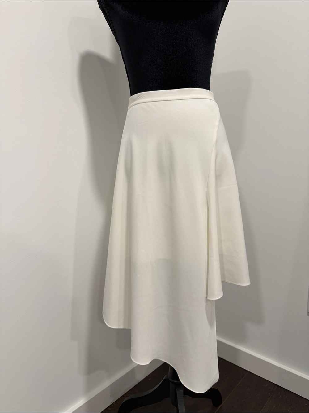 Elegant Marciano white Asymmetrical Midi Skirt